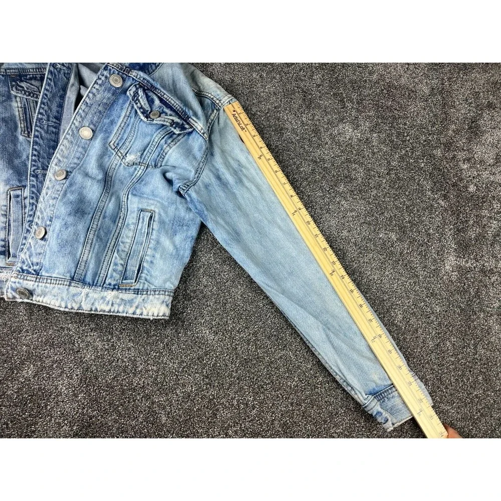 American Eagle‎ Womens Denim button up size M Jacket Distressed Light Wash